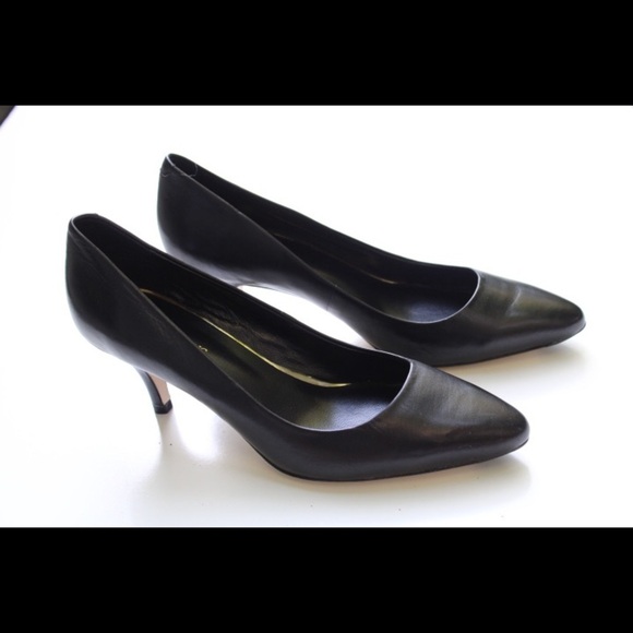 NWOT Banana republic pumps - Picture 3 of 13